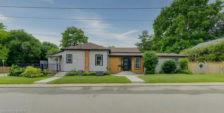 Property Photo:  17 Amelia Street  ON N3L 1Z4 