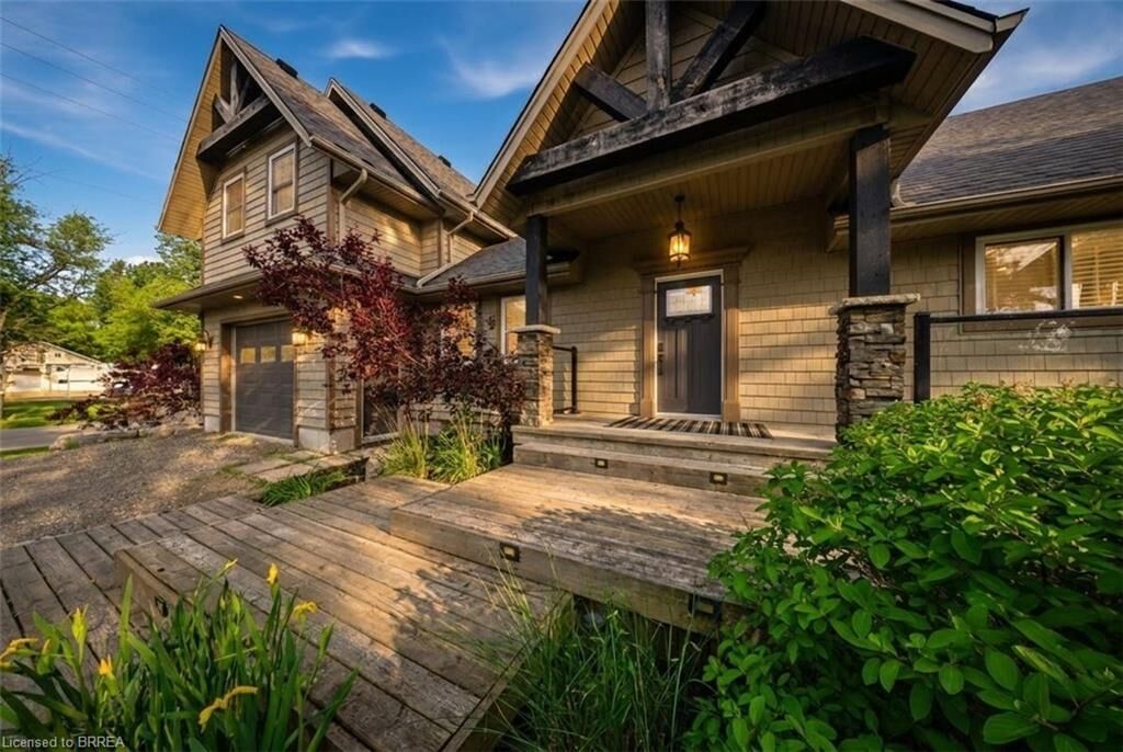 Property Photo: 10 Reserve Street ON N0E 1T0