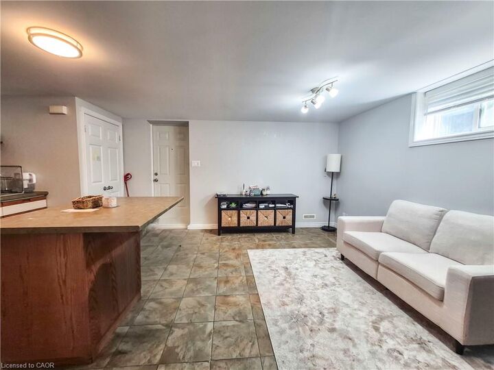 Property Photo:  326 Victoria Street S B  ON N2M 3A3 