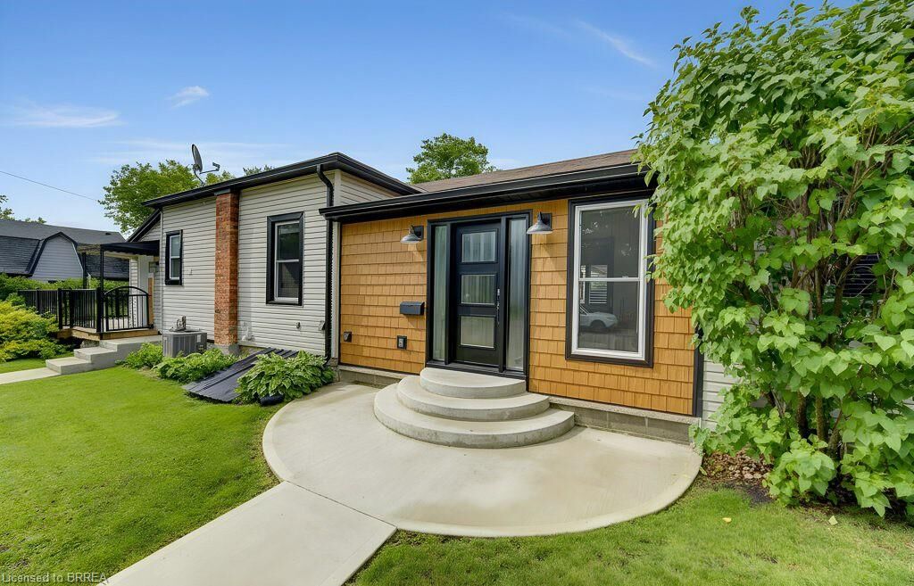 Property Photo: 17 Amelia Street ON N3L 1Z4