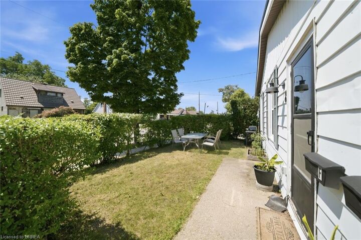 Property Photo: 8 Russell Street ON N3R 1Y7