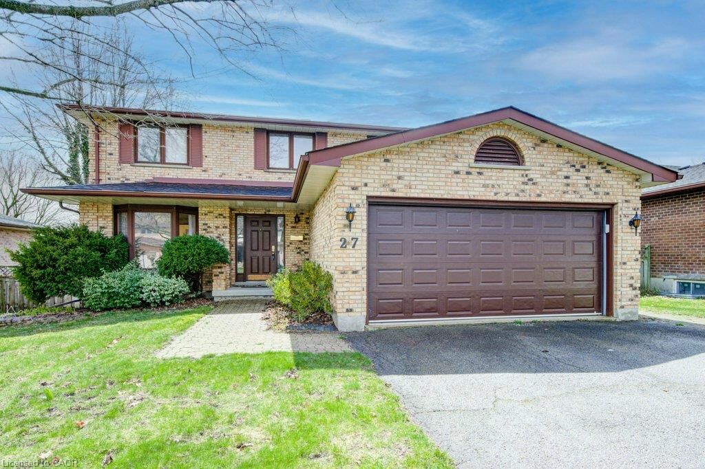 Property Photo: 27 Walmer Gardens ON N6G 4H4