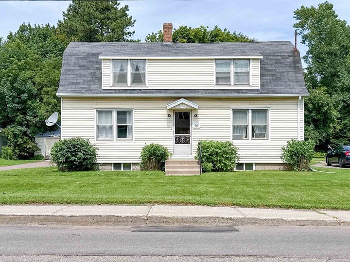 8 Falconwood Drive — photo 1