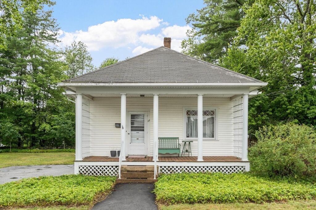 Property Photo:  27 Foss Rd  MA 01440 