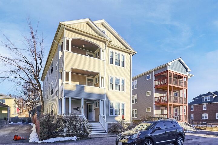 Property Photo:  35 Arthur St 2&Amp3  MA 01604 