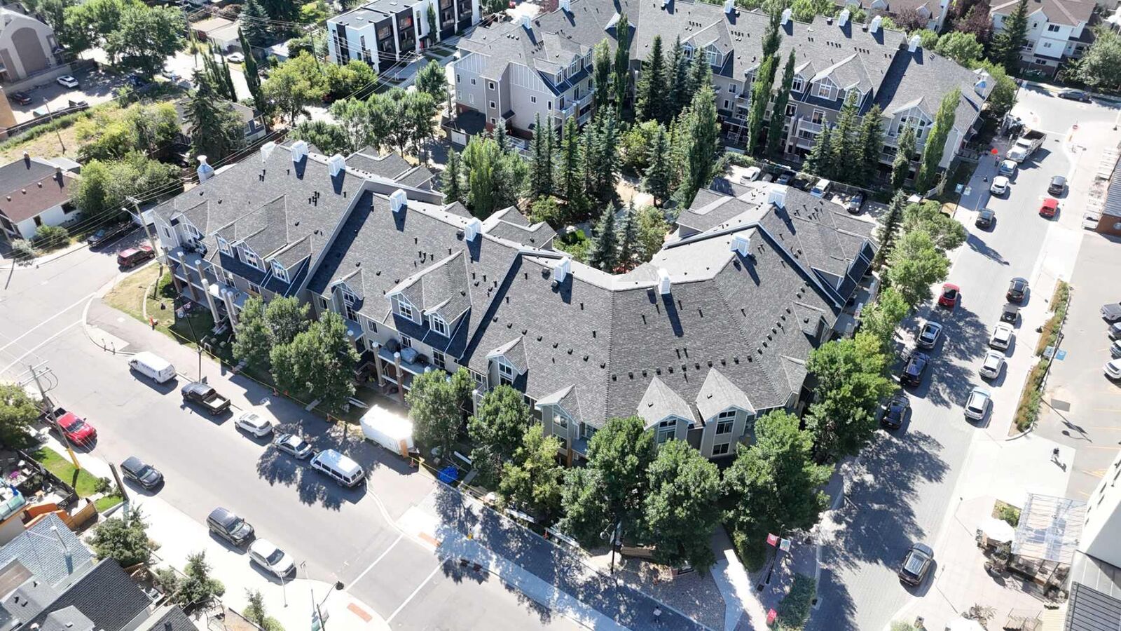 Property Photo:  1811 34 Avenue SW 102  AB T2T 2B9 