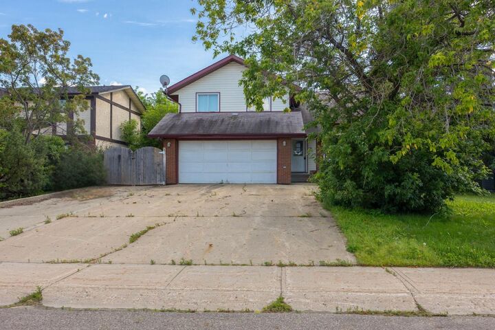 Property Photo:  198 Sifton Avenue  AB T9H 3S1 