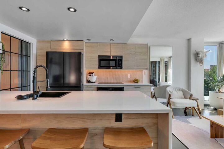 Property Photo:  188 15 Avenue SW 305  AB T2R 1S4 