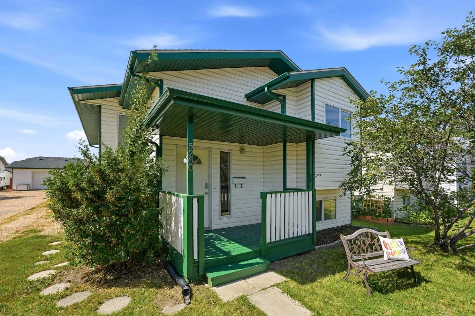 Property Photo: 5260 Lansdowne Avenue AB T0M 0J0