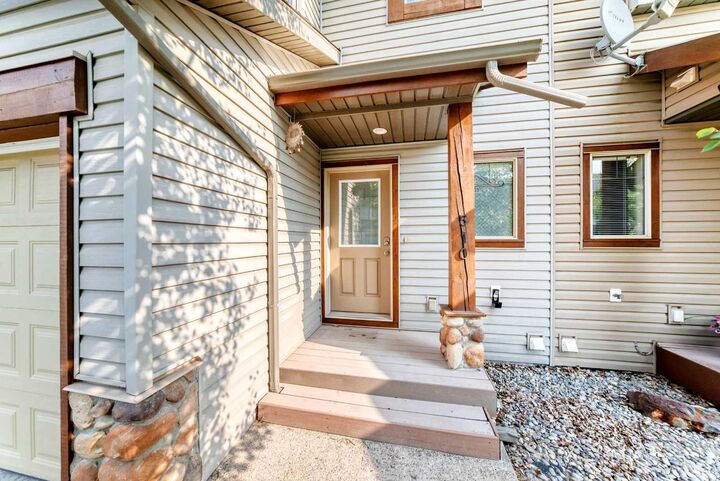 Property Photo:  413 River Avenue 510  AB T4C 0P2 