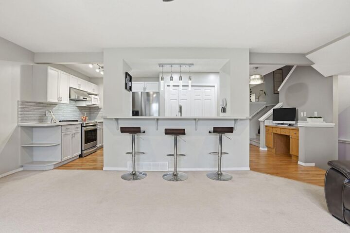 450 Elgin Way SE — photo 1