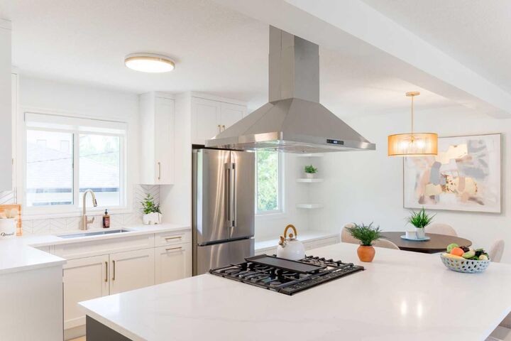Property Photo: 4112 19 Street NW AB T2L 2B6