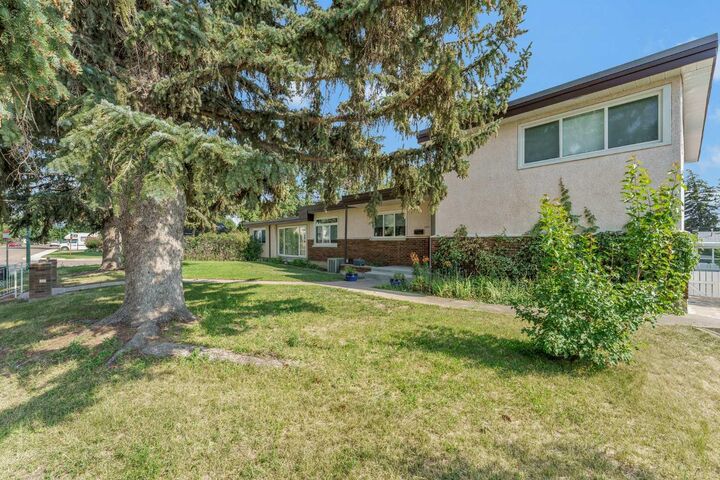 Property Photo: 303 10 Street SW AB T1A 4R3