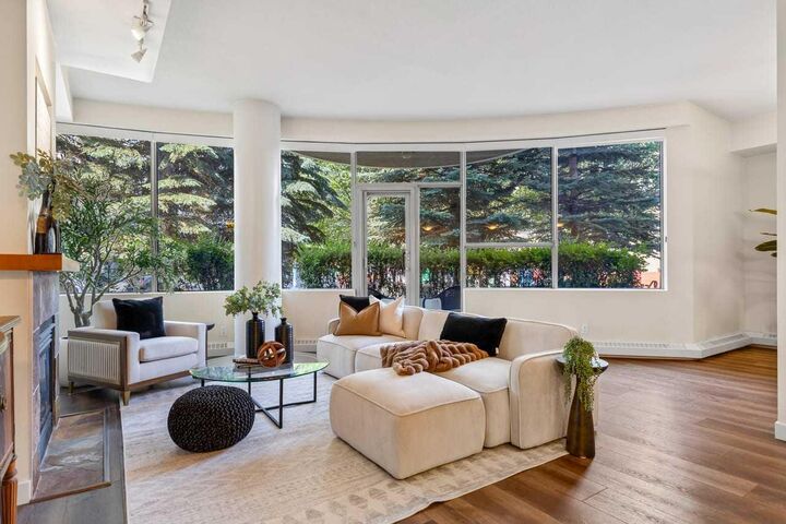 Property Photo:  1088 6 Avenue SW 102  AB T2P 5N3 