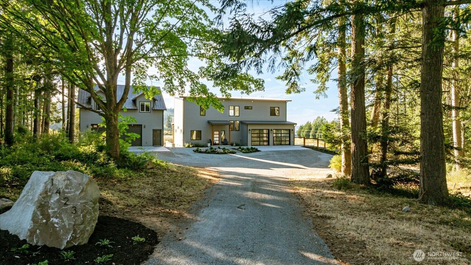 Property Photo: 1423 Rose Lane WA 98277