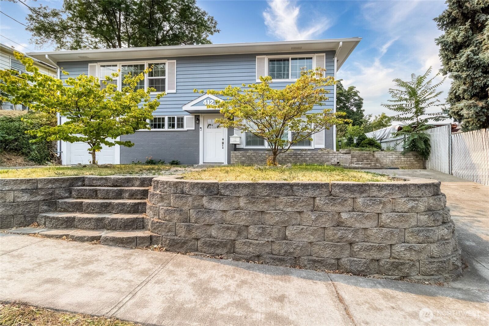 Property Photo: 412 SE 5th Street WA 99324
