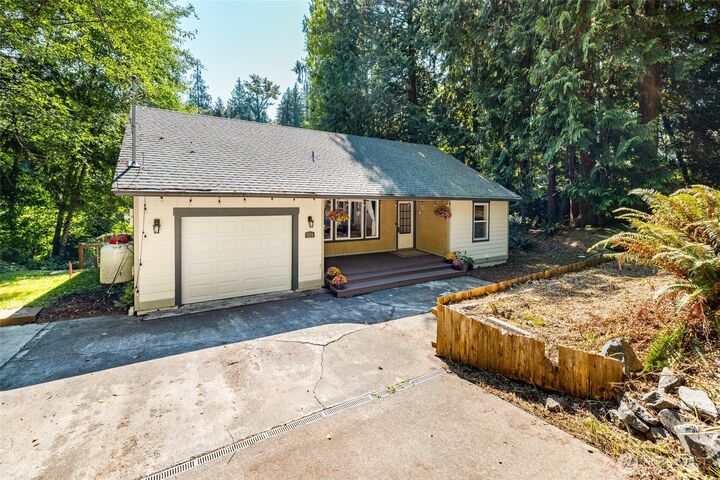 Property Photo:  524  Rainbow Drive  WA 98284 