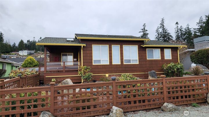 Property Photo: 825 Brokaw Road WA 98282