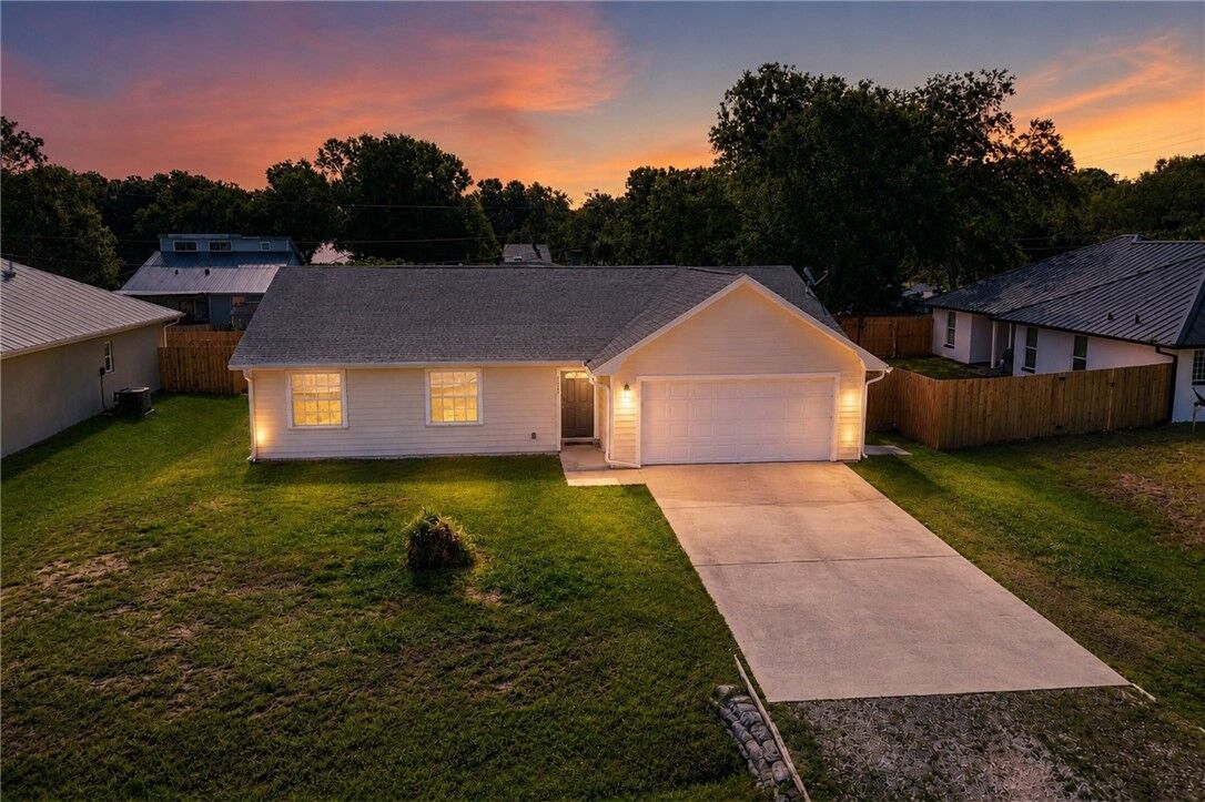 Property Photo:  1266 34th Avenue SW  FL 32968 