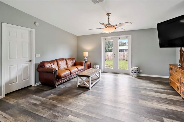 Property Photo: 2356 17th Avenue SW FL 32962