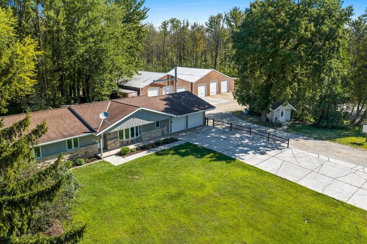 Property Photo:  5025 Luxemburg Road  WI 54229-9704 