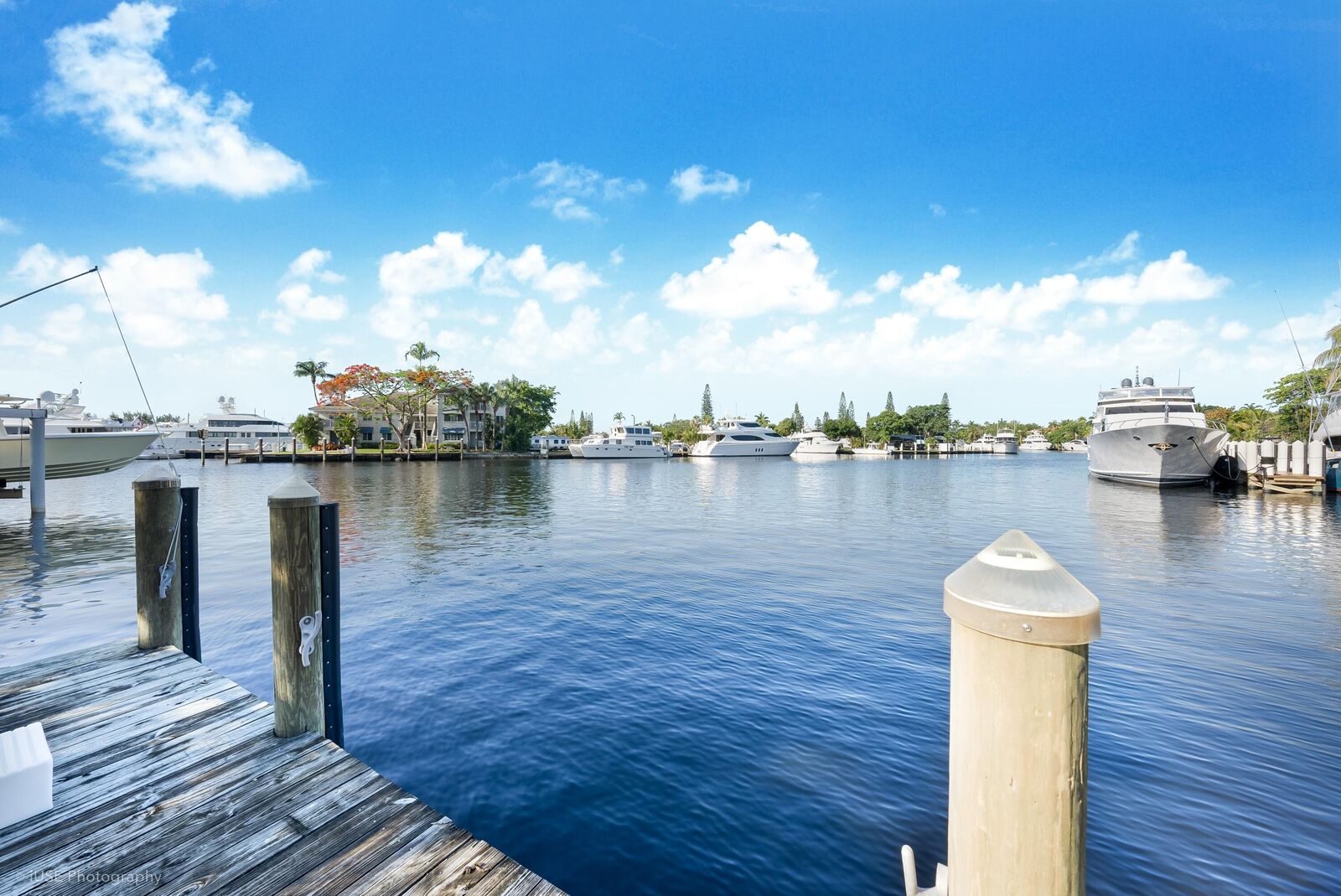 Property Photo: 2141 SW 23rd Avenue FL 33312