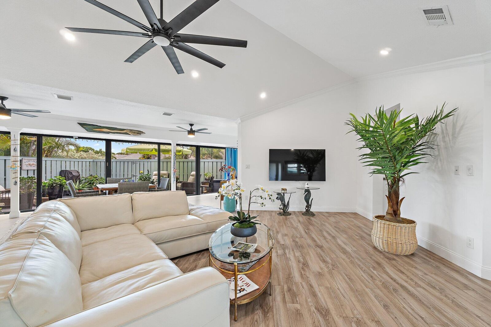 Property Photo:  1127 E Seminole Avenue 24B  FL 33477 