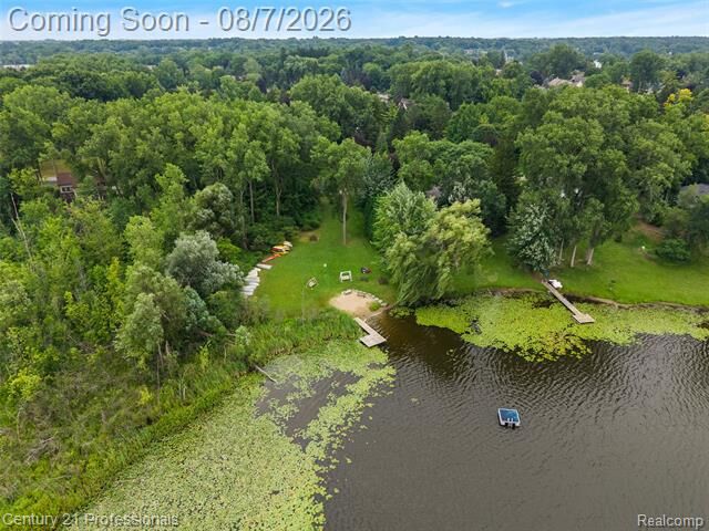 Property Photo:  5870 Darbwood Lane  MI 48324 