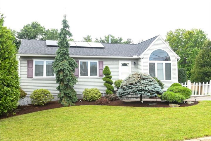 Property Photo:  9 Mallory Court  RI 02910 