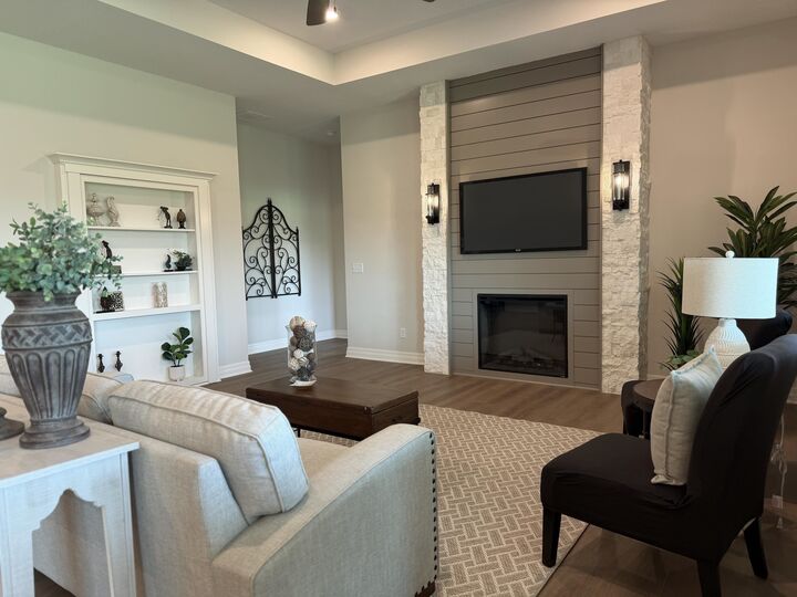 Property Photo:  1619 N Forestview Ct  KS 67235 
