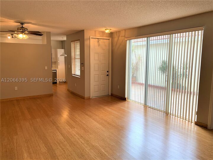 Property Photo:  1130 Buttonwood Ln -  FL 33019 
