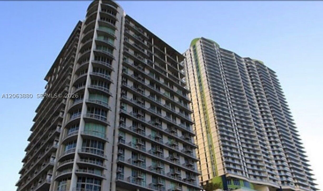 Property Photo:  690 SW 1st Ct 1506  FL 33130 