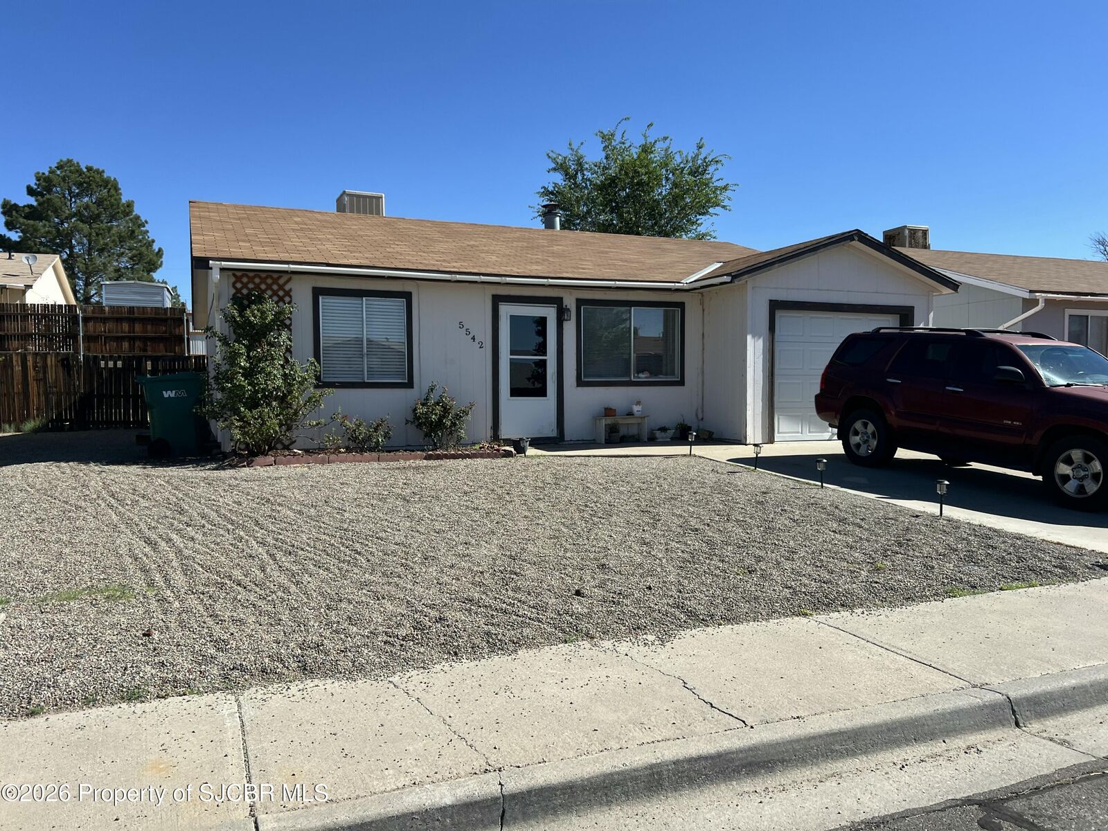 Property Photo: 5542 E Beech Street NM 87402