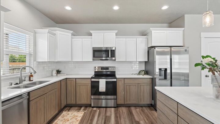 Property Photo: 1601 E Marilyn Cir WA 99006