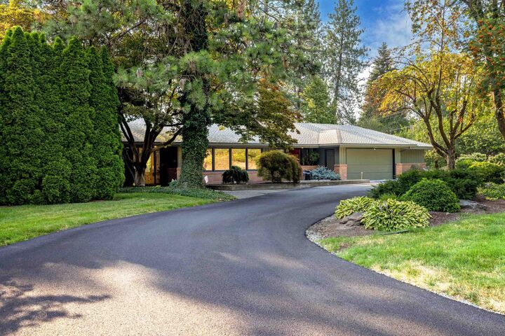 Property Photo: 2122 S Helena St WA 99203