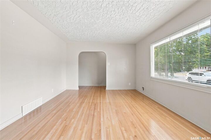 Property Photo:  2409 York Avenue  SK S7J 1J4 