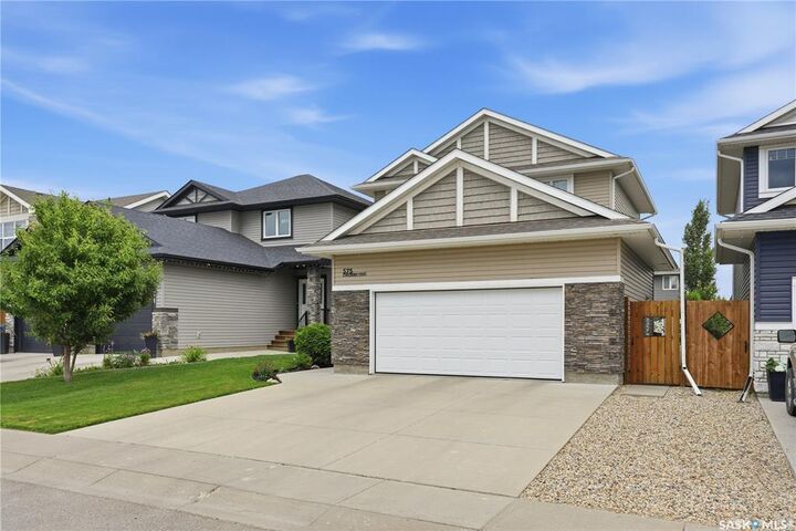 Property Photo:  575 Childers Crescent  SK S7L 4P7 