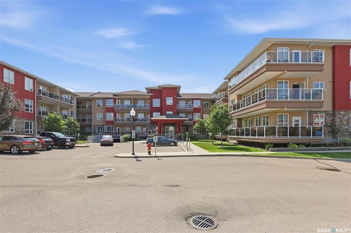 Property Photo: 1025 Moss Avenue 310 SK S7H 4C7