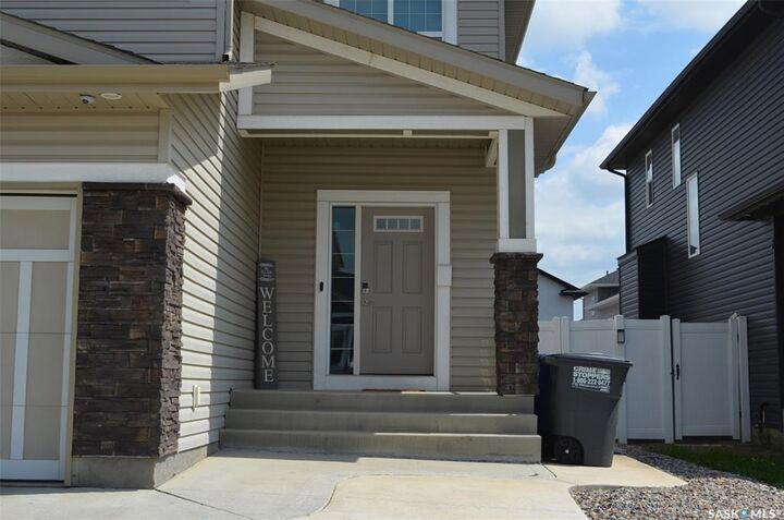 Property Photo: 118 Stromberg Crescent SK S7L 6M9