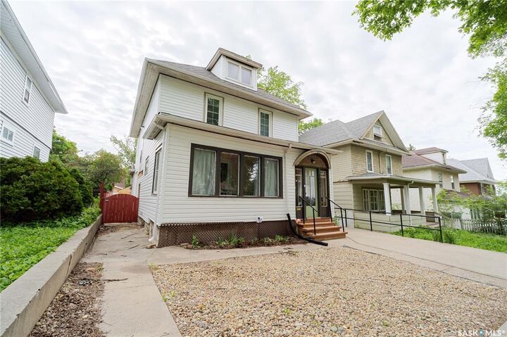 Property Photo: 1041 2nd Avenue NW SK S6H 3R3