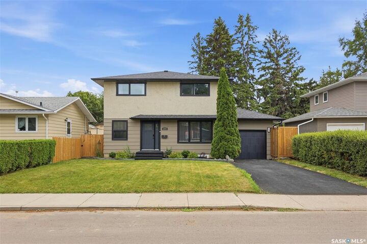Property Photo: 207 113th Street W SK S7N 1W1