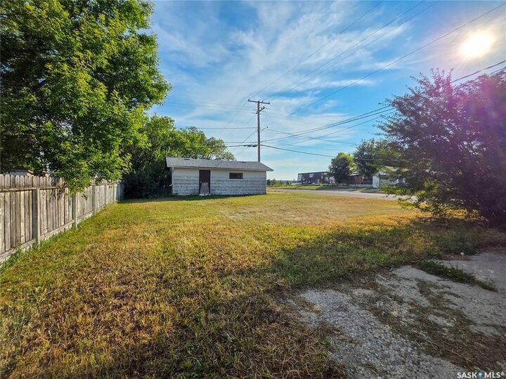 Property Photo:  379 2nd Avenue W  SK S0A 2P0 