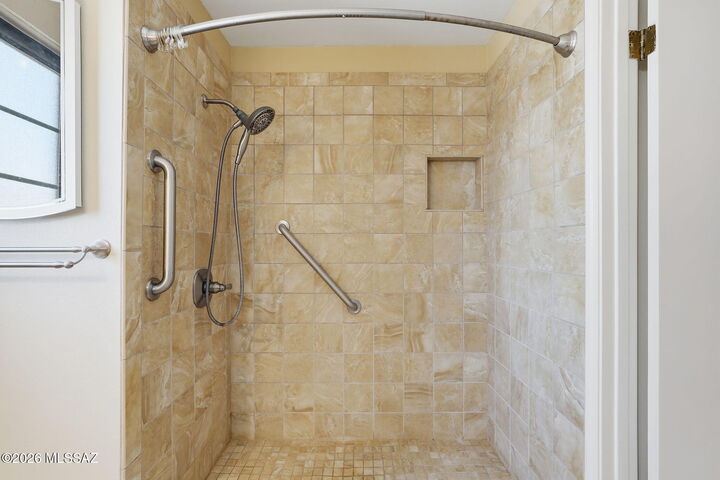 Property Photo:  135 S Paseo Quinta B  AZ 85614 