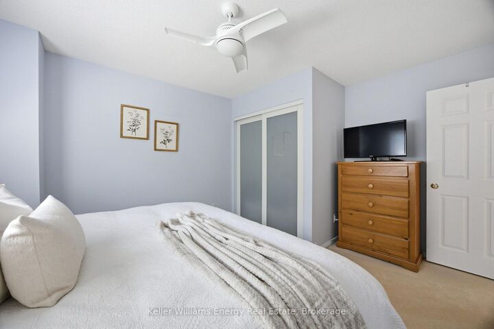 Photo de la propriété:  43 Knotty Pine Drive  ON L1R 2H2 