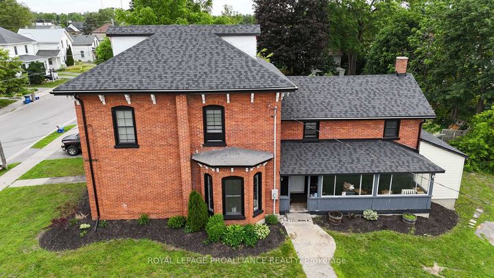 Property Photo:  83 Cedar Street  ON K8P 3M3 