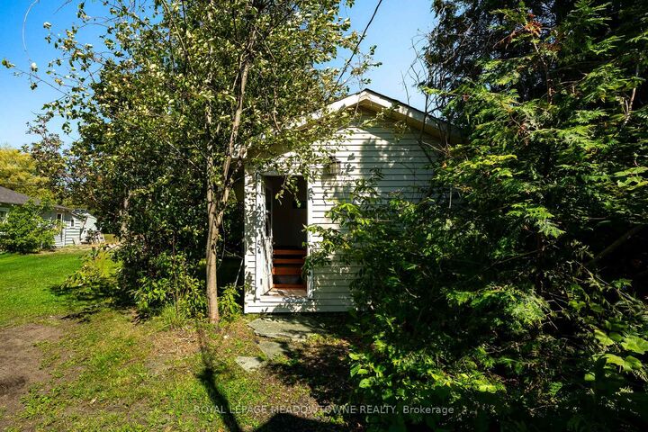 Property Photo: 105 5th Avenue S ON N0H 2L0