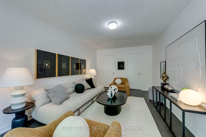 Property Photo: 27 Alton Towers Circle ON M1V 3T2