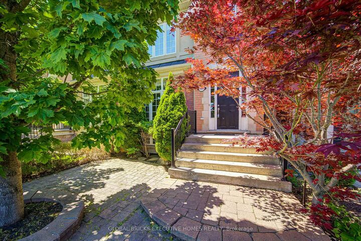 Property Photo: 3885 Eglinton Avenue ON L5M 7Z7