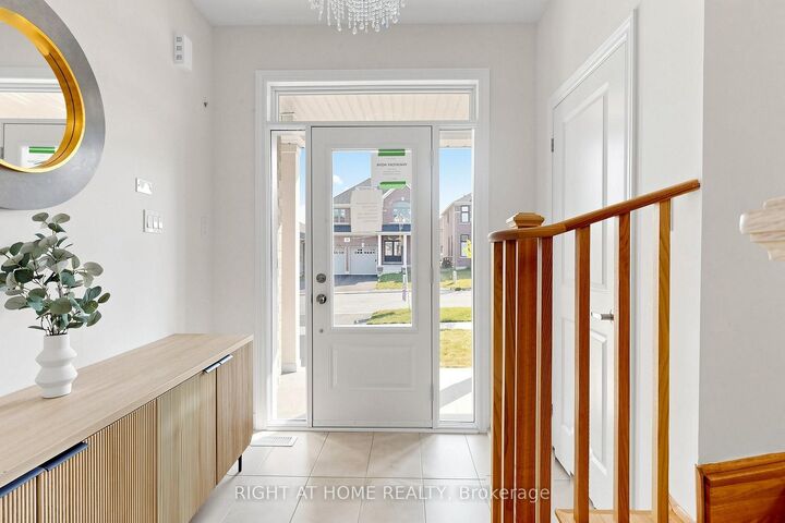 40 Ainslie Hill Crescent — photo 1