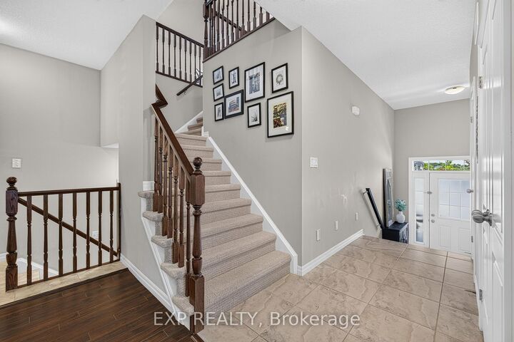 Property Photo: 522 Woodbine Avenue ON N2R 1Y9